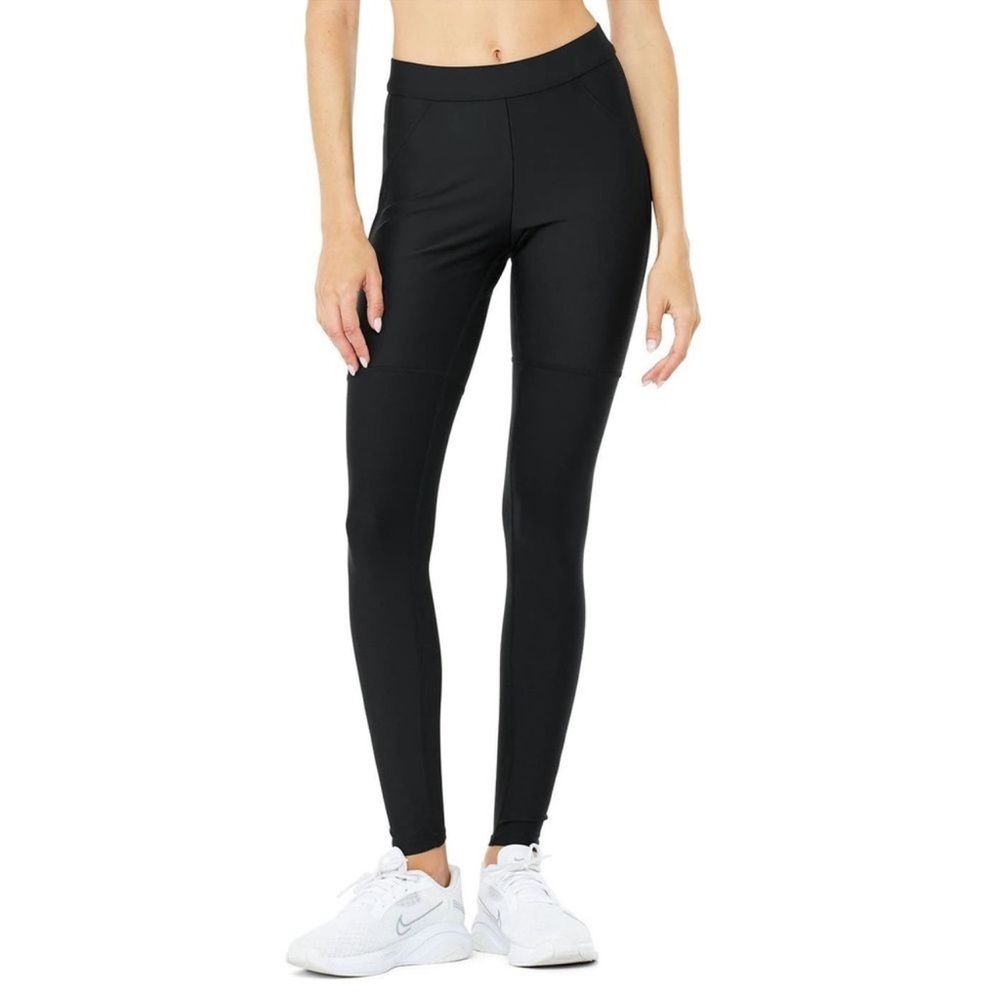 14. Alo Yoga High-Waist Airlift Utility Legging Black